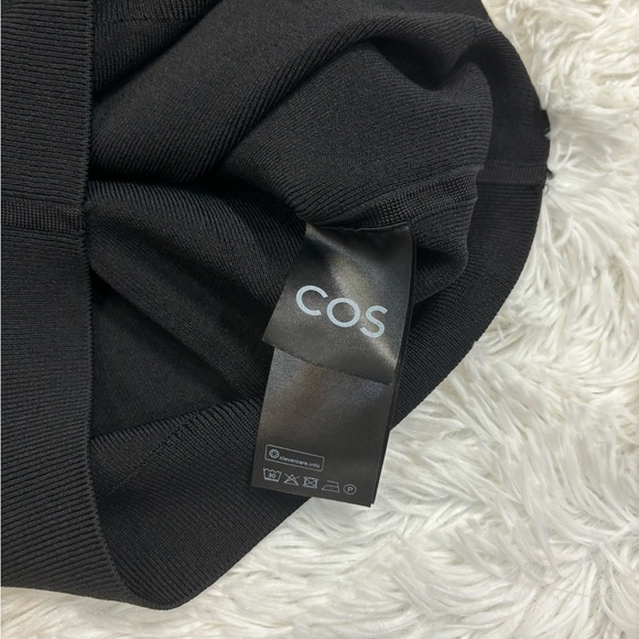 COS Cropped Knitted Sleeveless Top - Picture 4 of 5